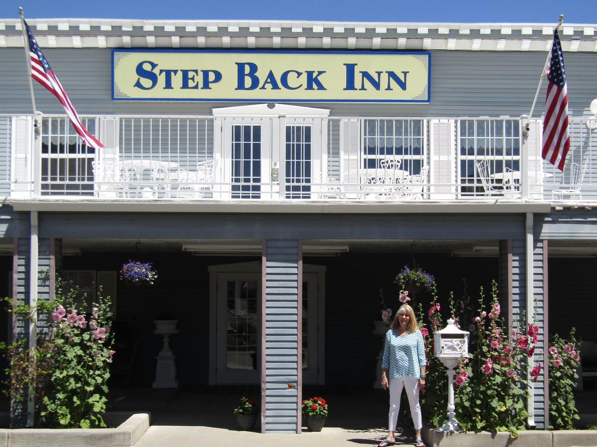 Step Back Inn Aztec ภายนอก รูปภาพ